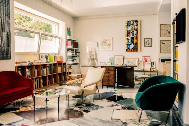 Dove Trovare l'Elenco Completo dei Marchi Registrati in Italia 2 archivio marchi italiani in un ufficio moderno