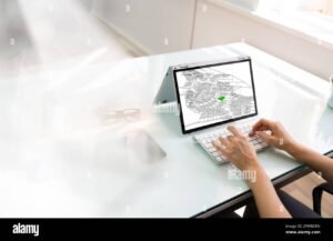 Come Fare Le Visure Catastali Online In Modo Facile E Veloce 5 computer con schermata mappa catastale digitale