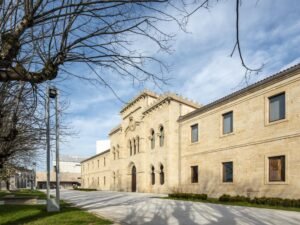 ingresso edificio conservatoria archivi immobiliari bari